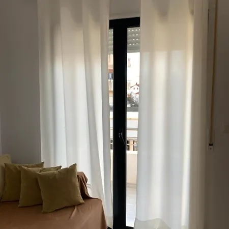 Leko's Apt 105
